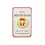 Kindergarten Geschenk Button „Fuchs“ mit Karte OHNE Nadel als Set! Kindergartengeschenk für den ersten Tag im Kindergarten, als Kita Starterset oder als Kindergartentüte Füllung - Jung und Mädchen