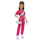 BARBIE Fashionista - Puppe in pinkem Jumpsuit mit Accessoires und Welpen für Styling-Spaß und Geschichtenerzählen, braune Haare mit Pony, für Kinder ab 3 Jahren, HPL76