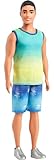 Barbie Fashionistas Ken-Puppe Nr. 236 mit schwarzen Haaren, einem blau-grünen Ombré-Tanktop, Jeans-Shorts und silberfarbenen Sneakern, HYV00
