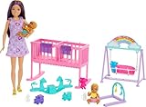 Barbie Skipper-Puppe und Kinderzimmer mit Zubehör, enthält Zwillingsbabypuppen, 1 Bettchen, 1 Schaukel, 1 Wippe und mehr, HXM99
