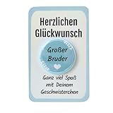 Liebevoller Großer Bruder Button als Geschwister Geschenk zur Geburt - Ohne Nadel, mit Kärtchen und sicheren Spangenclip für besondere Geschwisterfreude und stolze Brüder - Schwangerschaft ankündigen