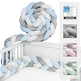 Bettschlange in 2 oder 3 Meter - geprüfte ÖKO TEX Qualität - Bettschlange geflochten mit GRATIS Tasche und Wäschenetz - Bettschlange Baby - Bettumrandung Babybett - 300x15x10cm (Blau/Weiß/Grau)