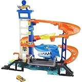 Hot Wheels Hai-Angriff Autorennbahn für Überraschungseffekte, inkl. 1 Spielzeugauto, Auto Spielzeug Aufzug, Spielzeug ab 4 Jahre, HDP06