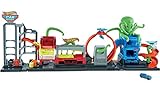Hot Wheels HBY96 - City Color Reveal Ultimative Auto-Waschanlage Spielset mit Wassertanks und 1 Farbwechsel-Fahrzeug, Spielzeug Autorennbahn für Kinder ab 4 Jahren