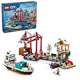 LEGO City Seaside Harbor mit Frachtschiff-Spielzeug, Modellcontainerkran und Boot mit 8 Minifiguren inklusive, Bauset für Jungen und Mädchen ab 8 Jahren, Kinder-Geschenkidee, 60422