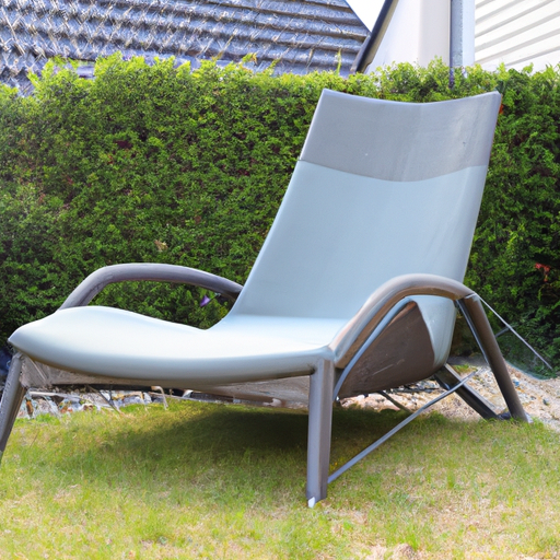Perfekt relaxen im trendigen Gartenliegestuhl!
