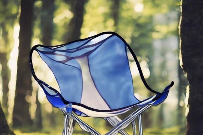 Campingzubehör: Acryl Stuhl – Dein Begleiter für entspannte Nächte im Freien
